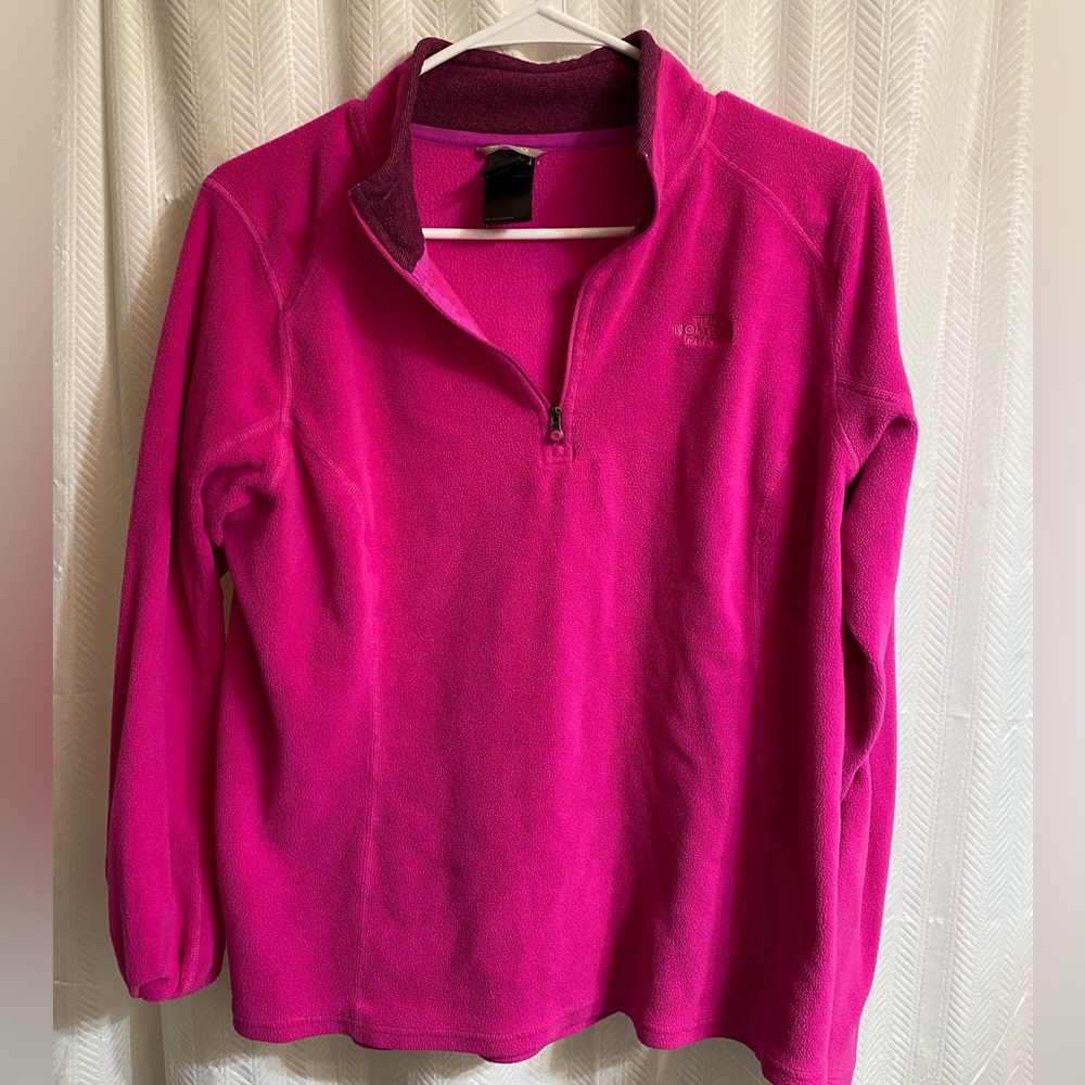 Pink “The North Face” light sweater